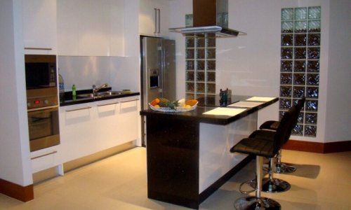 Превосходные апартаменты с 2 спальнями и с видом на море в проекте Перл оф Найтон, на пляже Найтон