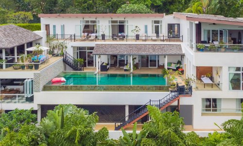 Шикарная вилла с 6 спальнями и с видом на бассейн в проекте Катаманда, на пляже Ката