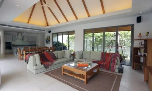 Удобная вилла с 4 спальнями и с видом на бассейн в проекте Анчан Лагун, на пляже Бангтао/Лагуна