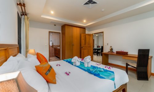 Великолепные апартаменты с 2 спальнями и с видом на горы в проекте Сурин Сабай 2, на пляже Сурин