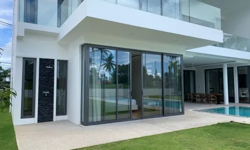 Комфортабельная вилла с 4 спальнями и с видом на гольф-поле в проекте Лагуна Хомс, на пляже Бангтао/Лагуна (+ Видео обзор)