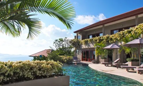 Великолепная вилла с 5 спальнями и с видом на море, на пляже ????