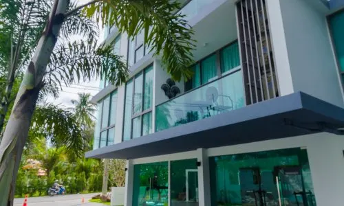 Шикарные апартаменты с 1 спальней и с видом на горы, на пляже Бангтао/Лагуна