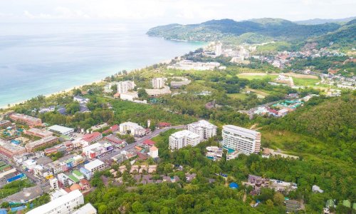 Прекрасные апартаменты студия и с видом на город в проекте Карон Хилл, на пляже Карон