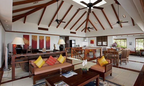 Восхитительная вилла с 3 спальнями и с видом на море, на пляже Патонг 