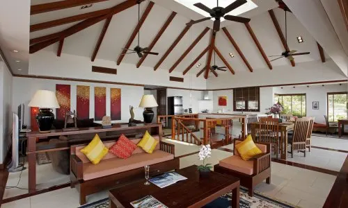 Восхитительная вилла с 3 спальнями и с видом на море, на пляже Патонг 