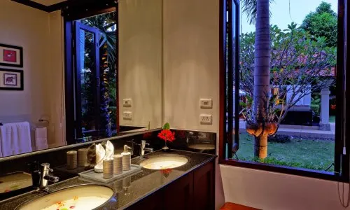 Cтильная вилла с 4 спальнями и с видом на бассейн в проекте Сайтан, на пляже Бангтао/Лагуна (+ Видео обзор)