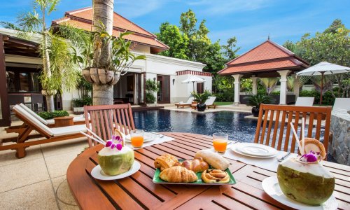 Cтильная вилла с 4 спальнями и с видом на бассейн в проекте Сайтан, на пляже Бангтао/Лагуна