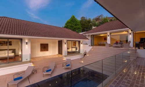 Потрясающая вилла с 4 спальнями и с видом на море, на пляже Чалонг