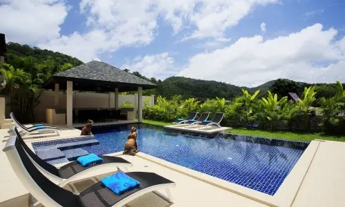 Сногсшибательная вилла с 7 спальнями и с видом на бассейн в проекте Зе Виллас, на пляже Найхарн