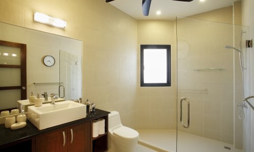 Шикарная вилла с 4 спальнями и с видом на бассейн в проекте Зе Виллас, на пляже Найхарн