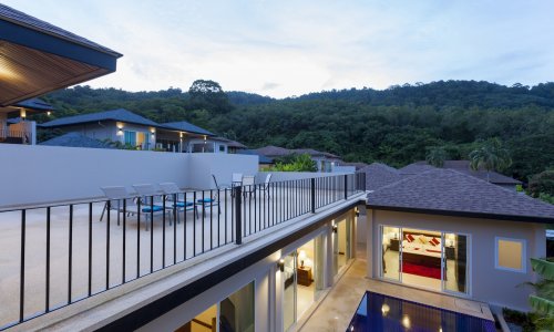 Модная вилла с 5 спальнями и с видом на бассейн в проекте Зе Виллас, на пляже Найхарн