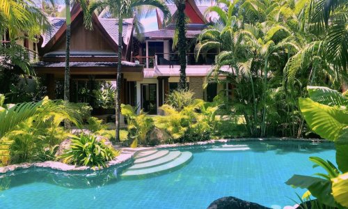 Великолепная вилла с 3 спальнями и с видом на бассейн, на пляже Сурин