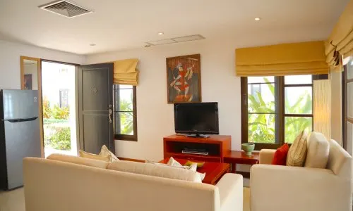 Модные апартаменты с 1 спальней и с видом на горы, не далеко от моря в проекте Баан Чай Нам, на пляже Сурин