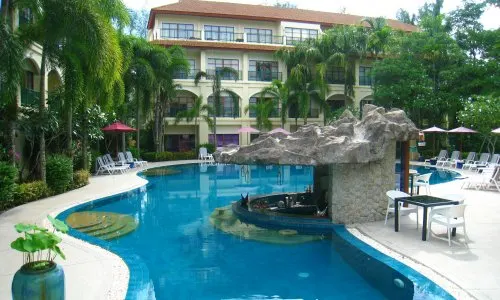 Великолепный пентхауз с 2 спальнями и с видом на бассейн в проекте Баан Пури, на пляже Сурин