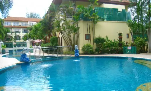 Великолепный пентхауз с 2 спальнями и с видом на бассейн в проекте Баан Пури, на пляже Сурин