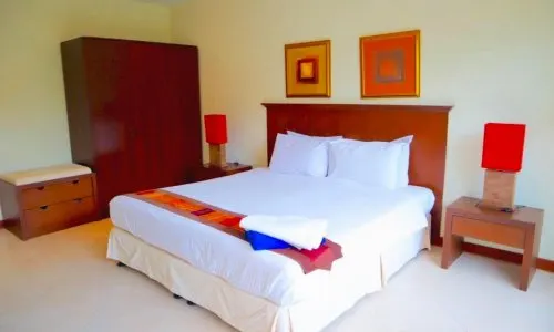 Превосходные апартаменты с 2 спальнями и с видом на бассейн в проекте Баан Пури, на пляже Сурин