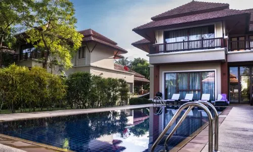 Cтильная вилла с 4 спальнями и с видом на бассейн в проекте Лагуна Вотерс, на пляже Бангтао/Лагуна