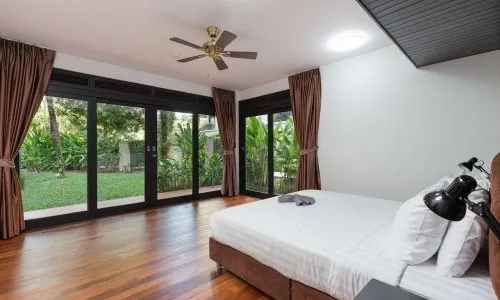 Великолепные апартаменты с 3 спальнями и с видом на сад, не далеко от моря в проекте Чом Таван, на пляже Бангтао/Лагуна (+ Видео обзор)