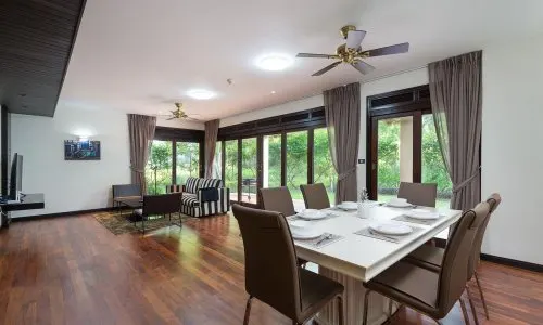 Великолепные апартаменты с 3 спальнями и с видом на сад, не далеко от моря в проекте Чом Таван, на пляже Бангтао/Лагуна (+ Видео обзор)