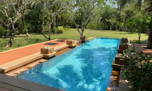 Модная вилла с 4 спальнями и с видом на бассейн, не далеко от моря в проекте Чом Таван, на пляже Бангтао/Лагуна (+ Видео обзор)