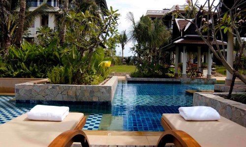 Модные апартаменты с 3 спальнями и с видом на сад, не далеко от моря в проекте Маантаван, на пляже Бангтао/Лагуна