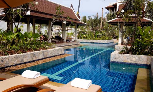 Модные апартаменты с 3 спальнями и с видом на сад, не далеко от моря в проекте Маантаван, на пляже Бангтао/Лагуна