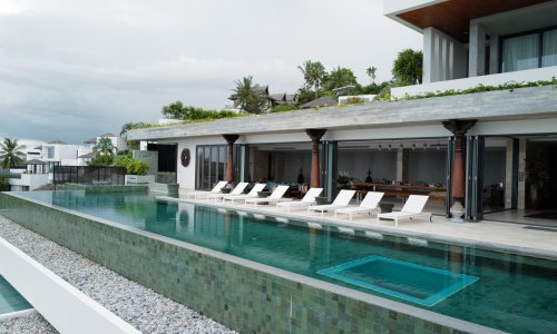 Комфортабельная вилла премиум класса с 11 спальнями и с видом на море в проекте Аяра Сурин, на пляже Сурин