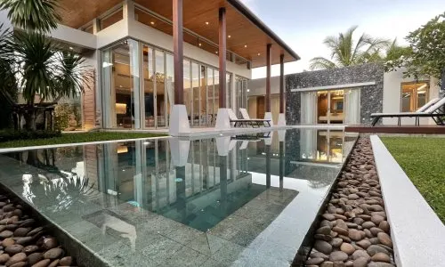 Потрясающая вилла премиум класса с 3 спальнями и с видом на бассейн в проекте Ботаника Бангтао Бич, на пляже Бангтао/Лагуна