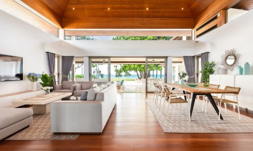 Модная вилла премиум класса с 5 спальнями и с видом на море, на пляже Натай