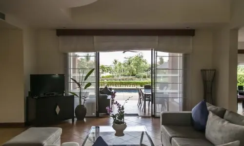 Сногсшибательная вилла с 4 спальнями и с видом на бассейн в проекте Ангсана Виллас Резорт, на пляже Бангтао/Лагуна (+ Видео обзор)