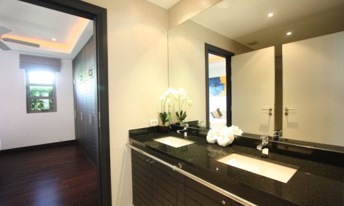 Комфортабельная вилла с 3 спальнями и с видом на бассейн в проекте Зе Резиденс Бангтао, на пляже Бангтао/Лагуна