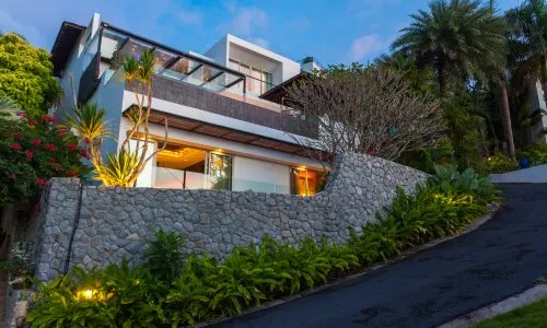 Потрясающая вилла премиум класса с 3 спальнями и с видом на море в проекте Сурин Хайтс, на пляже Сурин