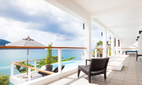 Удобная вилла с 6 спальнями и с видом на море, на пляже Камала 