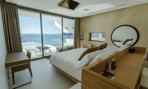 ПЕНТХАУС ВИЛЛА SKY POOL С ЧЕТЫРЬМЯ СПАЛЬНЯМИ