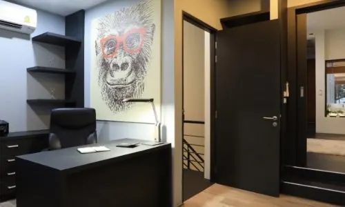 Шикарный таунхаус с 3 спальнями и с видом на бассейн, не далеко от моря, на пляже Ката Ной