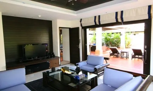 Превосходная вилла с 4 спальнями и с видом на бассейн, не далеко от моря в проекте Чом Таван, на пляже Бангтао/Лагуна (+ Видео обзор)