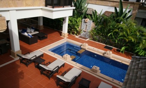 Превосходная вилла с 4 спальнями и с видом на бассейн, не далеко от моря в проекте Чом Таван, на пляже Бангтао/Лагуна