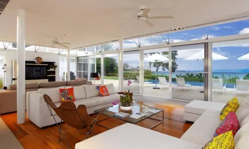 Великолепная вилла премиум класса с 5 спальнями и с видом на море в проекте Зе Бэй, на пляже Мыс Яму