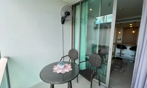 Прекрасные апартаменты с 1 спальней и с видом на город, не далеко от моря, на пляже ????