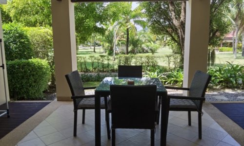 Сказочный таунхаус с 2 спальнями и с видом на бассейн в проекте Ангсана Виллас Резорт, на пляже Бангтао/Лагуна