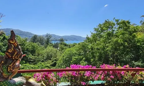 Комфортабельные апартаменты с 2 спальнями и с видом на море в проекте Аспасия, на пляже Ката