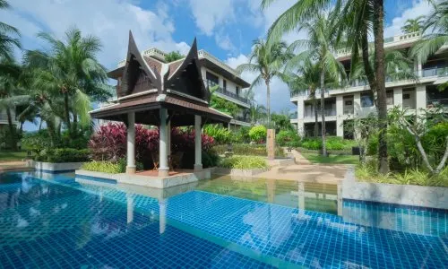 Сногсшибательные апартаменты с 3 спальнями и с видом на бассейн, не далеко от моря в проекте Маантаван, на пляже Бангтао/Лагуна