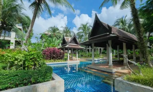 Сногсшибательные апартаменты с 3 спальнями и с видом на бассейн, не далеко от моря в проекте Маантаван, на пляже Бангтао/Лагуна