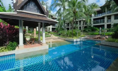 Сногсшибательные апартаменты с 3 спальнями и с видом на бассейн, не далеко от моря в проекте Маантаван, на пляже Бангтао/Лагуна