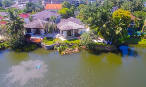 Роскошная вилла с 5 спальнями и с видом на озеро в проекте Сурин Спрингс, на пляже Сурин