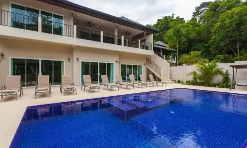 Великолепная вилла с 7 спальнями и с видом на бассейн в проекте Зе Виллас, на пляже Найхарн