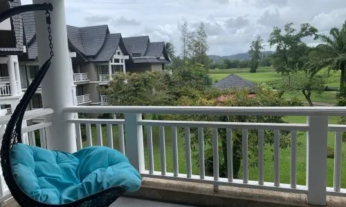 Модные апартаменты с 2 спальнями и с видом на гольф-поле в проекте Алламанда 2 и 3, на пляже Бангтао/Лагуна