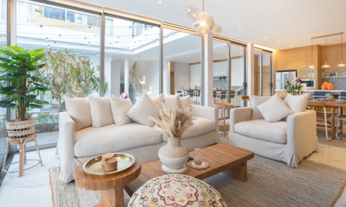 Великолепная вилла с 4 спальнями и с видом на бассейн, на пляже Таланг