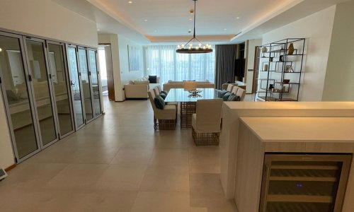 Превосходные апартаменты с 2 спальнями и с видом на озеро, не далеко от моря в проекте Ангсана Бичфронт, на пляже Бангтао/Лагуна